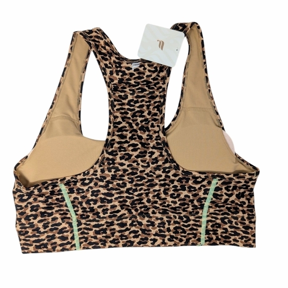 FABLETICS On-The-Go Medium Impact Sports Bra in Wavy Cheetah/Highlighter NWT - Picture 4 of 6